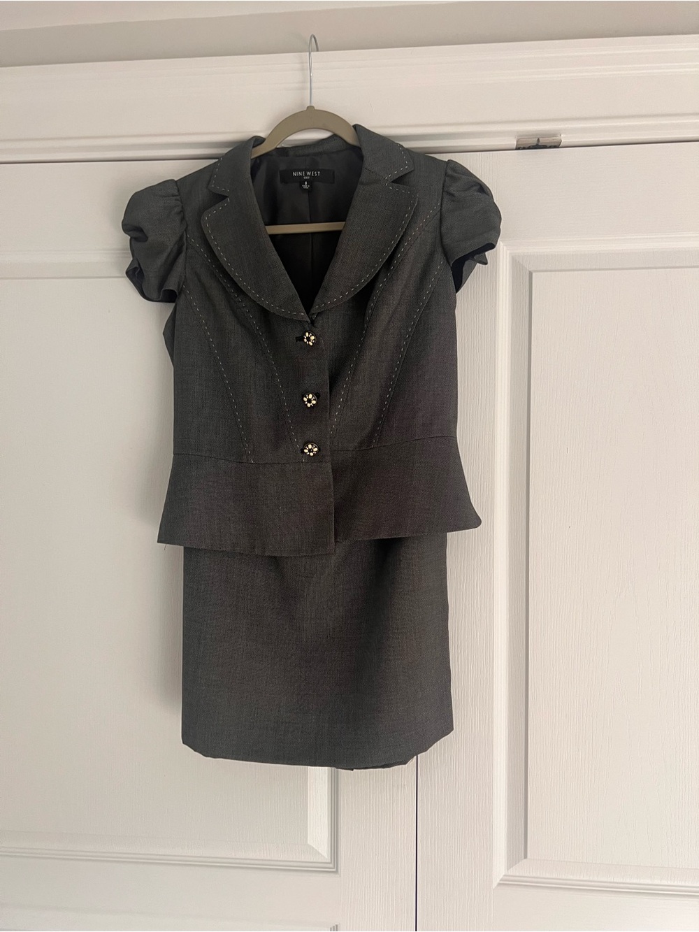 Nine West Charcoal Gray Puff-Sleeve Peplum Dress Set
